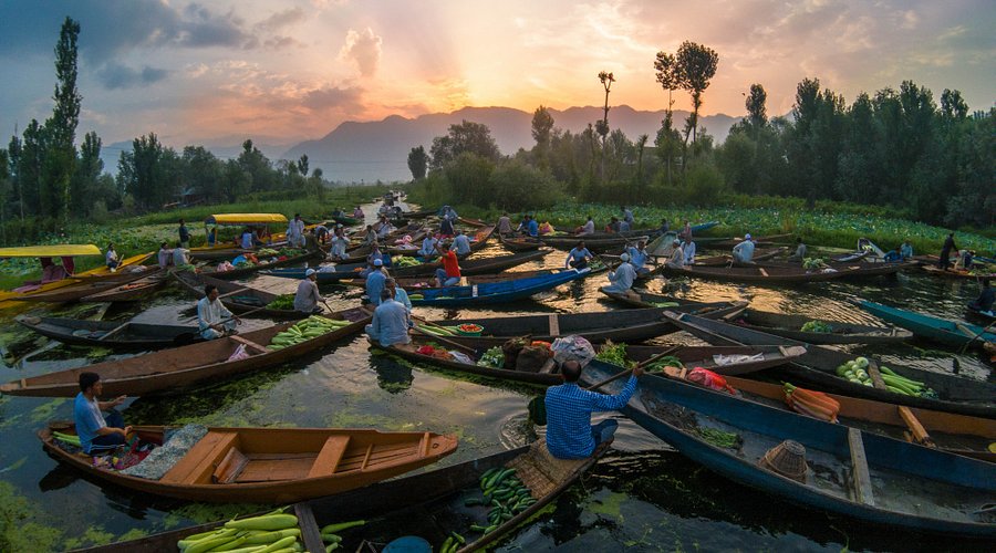 Floating Vegetable Market